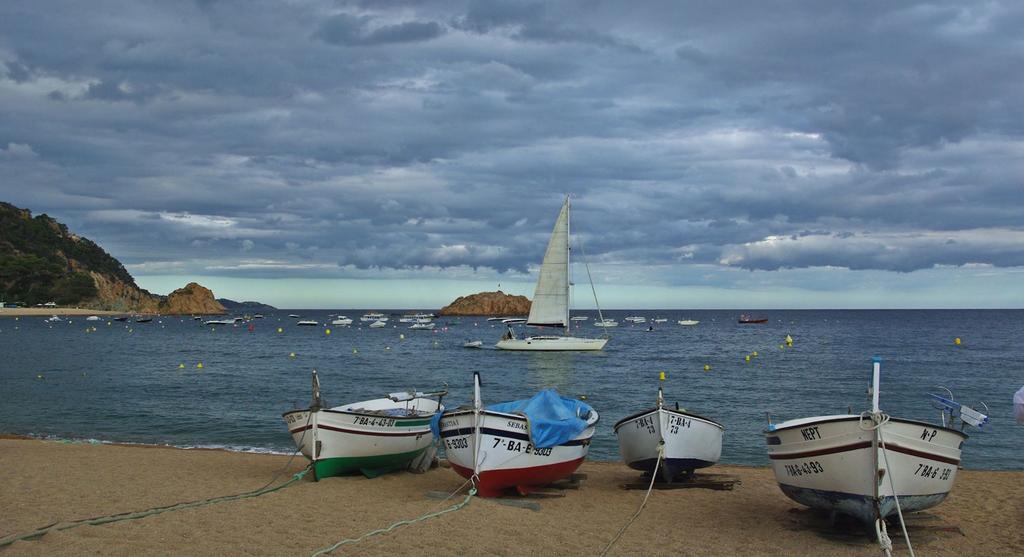 Lets Holidays Cozy Apartment 70 M. From The Beach In Tossa Τόσα ντε Μαρ Εξωτερικό φωτογραφία